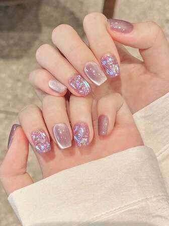 24 piezas Conjunto de uñas postizas cuadradas cortas de color lila traslúcido con efecto de ojo de gato, adecuadas para mujeres, estudiantes, trabajadores de oficina, para uso diario, citas, suministros de uñas