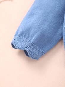 Mädchen leichte Strickjacke mit Knopfdetails und Hohlmuster