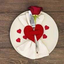10/20/50/100pcs Mini Heart Shaped Cutlery Holder/Utensil Bags, Felt Heart Cutlery Sets With Napkin And Rose Flower Clips, Perfect Choice For Holidays, Weddings, Anniversaries, Birthday Parties To Create A Romantic Ambiance, Dining Table Decor