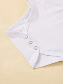 【定制款】女婴个性化名字短袖连体衣，圆领短袖休闲连体衣，可定制名字，机洗，多功能，装饰性强，字母图案，时尚，现代，色彩缤纷，可爱，讨喜，休闲，定制，个性化，独特，个性化，送给他的理想礼物，送给她的理想礼物，街头休闲时尚，休闲装，新年魅力 - 白色 - 查看 5