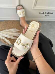 SHEIN SANDALIAS PLANAS CON HERRAJES  MUJER  DE MODA SANDALIAS DE PISO  ABIERTAS ACOJINADAS SUELA ANTIDESLIZANTE DE PRIMAVERA VERANO MODA WOMAN SHOES MINAS DEL REY     Preppy  De moda