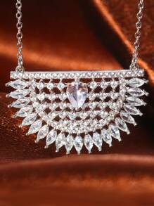 1 Stück luxuriöser kupferfarbener fächerförmiger Anhänger-Halskette besetzt mit Zirkonia, zart eingelegt um elegante Eleganz zu verleihen