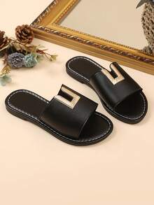 1 par de sandalias de moda de talla grande para niñas pequeñas, color negro sólido con correa de PU y hebilla con brillantes rhinestones de colores, punta redonda, planas y antideslizantes, cómodas y lindas sandalias romanas para uso doméstico, adecuadas para niñas de 3 a 15 años, para uso casual, fiesta, viaje, primavera/verano 2025