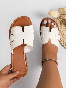 Nouvelles mules femme printemps/été de la marque H, design décontracté à la mode, style romain, sans laçage, motif gaufré plat, recommandé par des blogueuses mode, sensation haut de gamme. Nouvelles mules plates style fée avec bout rond, convenant pour l'intérieur et l'extérieur. Mules femme motif crocodile, design plat sans laçage, stylées pour l'été