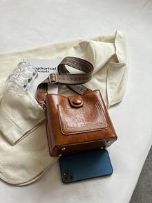 女士复古纯色仿皮宽肩带斜挎包 - 棕色 - 查看 4