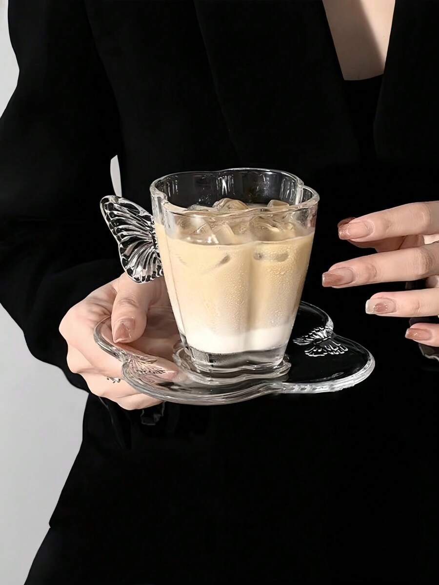 一套3D蝴蝶和四葉草形狀的玻璃杯和茶碟組，美式拿鐵咖啡杯和茶碟，時尚水杯，早餐牛奶杯和碟子，適用於客廳，餐廳，咖啡店 - 透明 - 查看 1