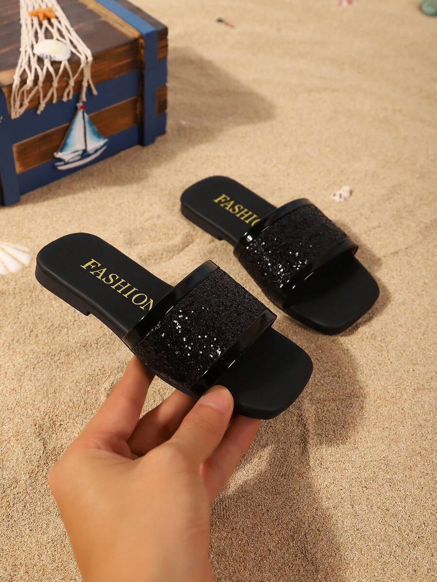 Children's Fashion Slippers Summer New Style Square Toe One Line Shining Crystal Design Anti Slip And Durable Fashionable And Elegant Children's Flat Bottom Beach Slippers
