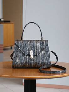 2025 新款时尚小号设计师女士手提包，优雅皮革纹理手提包，女士通勤百搭梯形单肩斜挎包