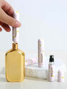 1pc Small Daisy Pattern Perfume Spray Bottle, Reusable Bottom Filling Perfume Bottle, Mini Cosmetics Bottle, Perfume, Pure Dew Packaging Tool, Multiple Patterns To Choose From, Birthday Gift For Family And Friends, Holiday Gift, Suitable For Travel Portable 5ml,Makeup,Cheap,Room Decor,Vanity,Travel,Bedroom,Makeup Accessories,Cheap,Stocking Stuffers,Makeup,Makeup Tools,Cheap Stuff,Gifts,Gifts For Women,Christmas Gifts - Multicolor - View 3