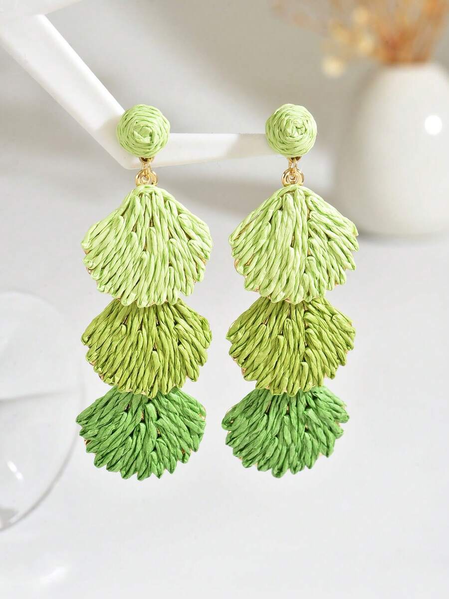 OOQ 1 Đôi bông tai dài thủ công kiểu Bohemian làm từ rơm raffia và vỏ sò, thiết kế hình học, thích hợp cho bãi biển, kỳ nghỉ, lễ hội, tiệc tùng, ngày lễ, đám cưới, Ngày của Mẹ, quà tặng cho phụ nữ. - Màu xanh lá cây chuyển màu - Xem 1