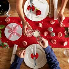 10/20/50/100pcs Mini Heart Shaped Cutlery Holder/Utensil Bags, Felt Heart Cutlery Sets With Napkin And Rose Flower Clips, Perfect Choice For Holidays, Weddings, Anniversaries, Birthday Parties To Create A Romantic Ambiance, Dining Table Decor