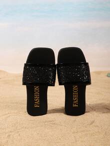 Children's Fashion Slippers Summer New Style Square Toe One Line Shining Crystal Design Anti Slip And Durable Fashionable And Elegant Children's Flat Bottom Beach Slippers