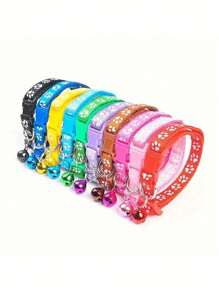 Colliers de clochettes colorés et mignons pour chats et chiens, colliers de chat réglables avec clochettes, colliers amusants et de bandes dessinées à motif de patte, fournitures pour chat collier de patte d'animal de compagnie, patch de collier de chien à motif de patte, collier à clochette, collier de chat avec boucle, accessoires de voyage essentiels