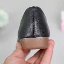 Zapatos planos para mujer, zapatos casuales, zapatos de trabajo antideslizantes, bailarinas de punta, zapatos con suela de goma de unicolor y slip-on - Negro - Ver 11