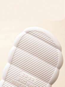 1 par de pantuflas planas y cómodas de lino y estampado de dibujos animados, antideslizantes, unisex, para todo el año