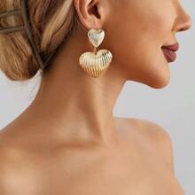 Fashionable Metal Double Heart Stud Earrings, Minimalist Design, Personalized & Creative, Striped Texture Elegant Luxury Earrings - Gold - View 3