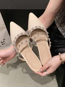 2025 Herbst Damen Flache Schuhe mit Nieten, Klobiger Absatz, Geschlossene Zehenpartie Mules, Neue Mode Slides zum Tragen mit Rock, Spitzer Zehenbereich, Niedriger Absatz, Strass, Weiche Leder Slip-On Schuhe