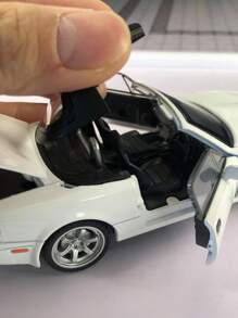 1 pièce Voiture de sport miniature en alliage de zinc 1:32, 14cm x 6cm x 4cm, 184g. Portes, coffre et toit ouvrants, roues roulantes avec suspension, effets lumineux et sonores. Idéale pour les enfants, les collectionneurs, cadeaux d'anniversaire et de fêtes, rentrée scolaire