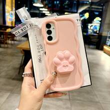 1pc Y2K Dopamine Inspired Fluffy Paw Print Air Cushion Phone Stand Case Compatible With IPhone 16/Redmi Note 11 4G/Galaxy A55/Infinix Note 30/ Moto E30