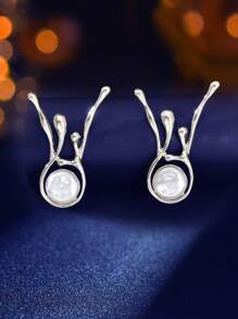 1 par de aretes de botón con diseño de arte de fuego plateado y decoración de perlas falsas como regalo del Día de la Madre, para fiestas de verano, diario y festivales