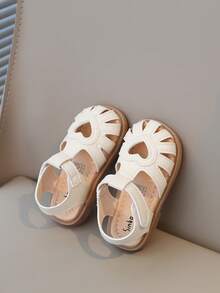 New Baby Girls Heart Decor Closed Toe Sandals, Soft Skid-Proof Sole, Comfortable & Lightweight, Suitable For Summer