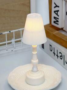 1 Mini Blooming LED Table Lamp, Modern Style Plastic Night Light, Used For Bedroom And Desk Decoration, Perfect As A Warm Home Gift, Perfect For Decorating Cafes, Hotels, And Living Rooms