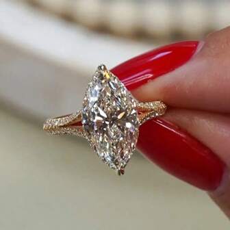 Anillo de compromiso de moda vintage con piedra de circonita chapado en oro de 18 quilates elegante y lujoso para mujer