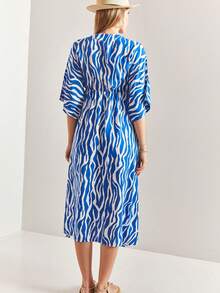BIANCO LUCCI Women's Elegant Summer Cover Up Dress In Wave Print With Relax Fit And Split Hem For Vacation And Going Out - Blue and White - View 6