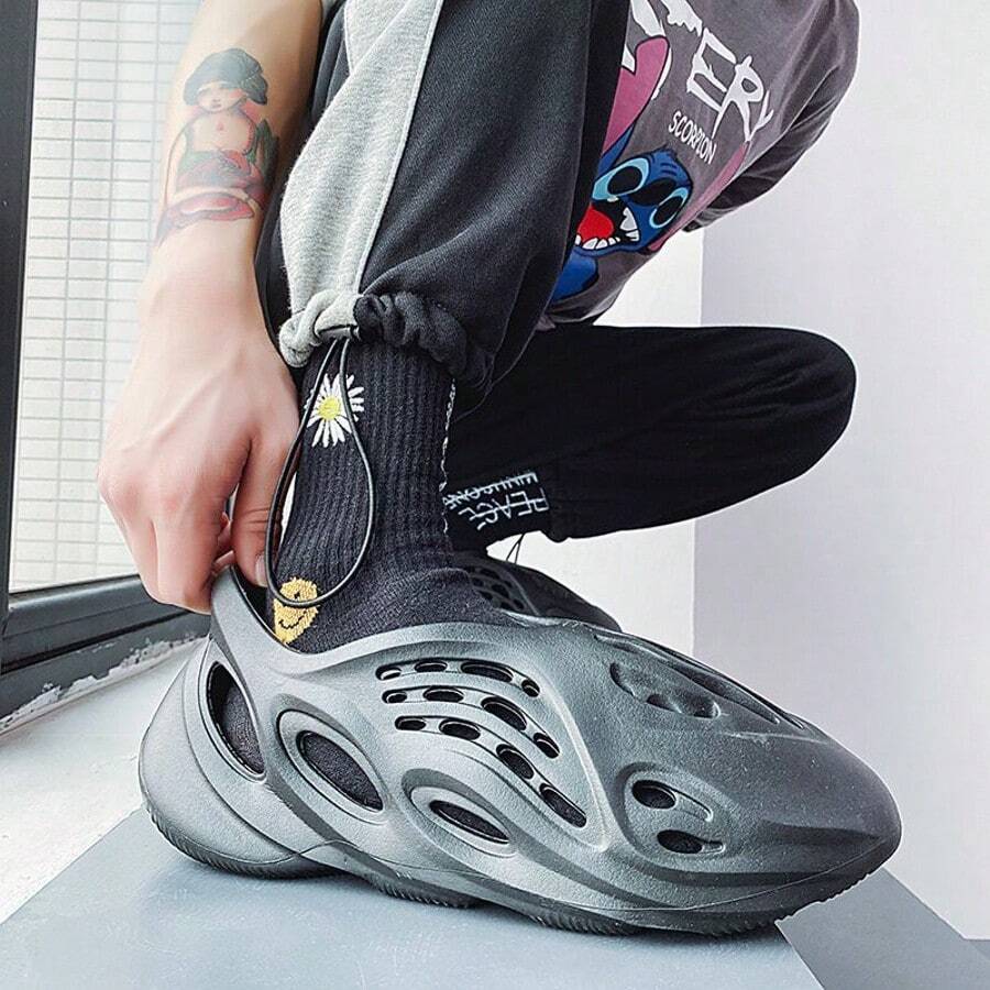 Foam Runners Shoes For Men Women Soft Cloud Slides Slippers Non-Slip Walking Sandals Beach Platform Pillow Sandals Lightweight Slip-On Foam Runners Outdoor Quick-Drying Sports Slides. - 灰色 - 查看 1