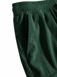 Quần short cargo nam cổ điển bằng vải nhung kẻ, thiết kế nhiều túi có dây rút và phối màu tương phản, phù hợp cho trang phục thường ngày, đi biển, du lịch, đi làm, thời trang đường phố, hàng mới về mùa hè. - Màu xanh lá cây đậm - Xem 6