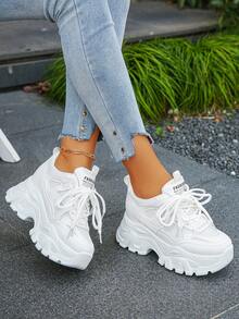 白色 8cm 厚底透气网眼运动鞋，新款 2025 款，女士休闲轻便增高鞋，网眼布 - 白色 - 查看 3