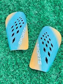 1 Pair 17*8cm High Strength Football Shin Guards, Professional Soccer Training Equipment - View 3