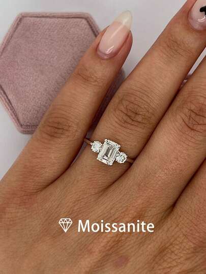 1pc Women's Quality Solitaire Ring, 2.2g 925 Sterling Silver Three-Stone Setting Ring With 2ct Cushion Moissanite, Elegant Jewelry For Engagement, Wedding, Anniversary Gift, Comes With Moissanite Certificate And Luxury Gift Box