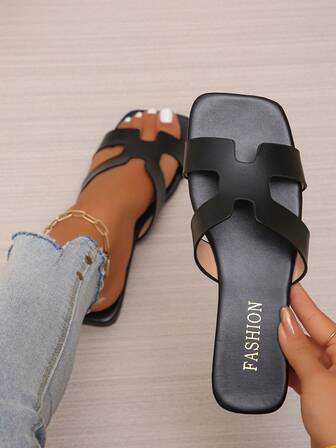 加大码波西米亚镂空舒适百搭女士凉鞋，适合室内和室外