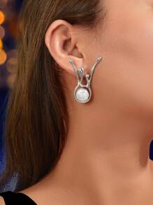 1 par de aretes de botón con diseño de arte de fuego plateado y decoración de perlas falsas como regalo del Día de la Madre, para fiestas de verano, diario y festivales