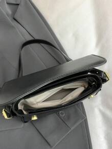 Bag Handbag 2025 New Solid Color PU Material Texture Luxury Wind This Is A Solid Color Bright Evening Clutch Bag, With A Fashionable And Unique Short Arc Design, Equipped With Vest Buckle, Suitable For Ladies To Shoulder And Slung, 2024 Korean Fashion, Is The Best Valentine's Day Gift For Her, Travel, Travel, Shopping And Other Occasions To Use The Bag