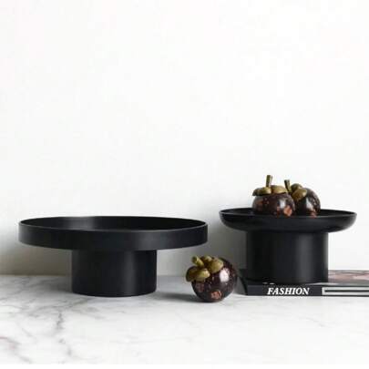 Black-And-White Minimalist Modern Style Round Storage Trays, Diameter: 20cm / 26cm, Made Of Plastic Material. Essential Home Accents For Living Room And Entryway! Can Be Used To Store Fruits, Vegetables, Aromatherapy Supplies And Small Items. They Are Excellent Desk Organizers. (Material: ABS Plastic. Product Photos And Videos Available. Please Purchase Carefully If You Have Concerns About The Material.)