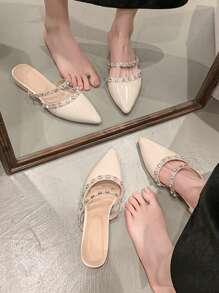 2025 Herbst Damen Flache Schuhe mit Nieten, Klobiger Absatz, Geschlossene Zehenpartie Mules, Neue Mode Slides zum Tragen mit Rock, Spitzer Zehenbereich, Niedriger Absatz, Strass, Weiche Leder Slip-On Schuhe