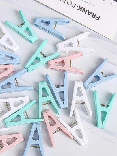 50 piezas Pinzas para ropa a prueba de viento y pinzas para toallas, pinzas de plástico resistentes para baño, viaje, dormitorio, cocina, suministros de lavandería, colores aleatorios