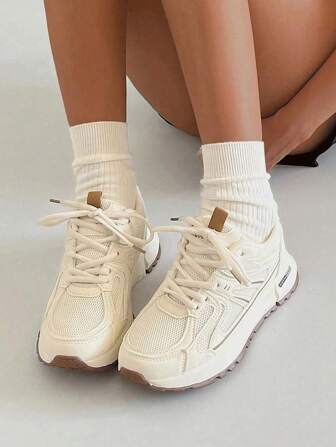 Multifunktionella, sportskor, andningsbart mesh, nya vår- och sommarstilar, tjock sulhöjd, fashionabla, lätta, snörning, fritidssportskor, lämpliga för daglig träning och träningskläder