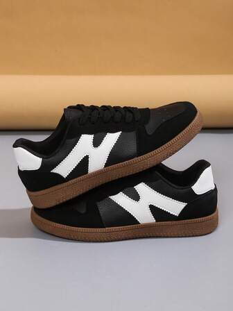 Women's Retro Sneakers, Fashion Casual Flats, Anti-Slip Lace-Up Round Toe Rubber Sole Leisure Trainers, Black