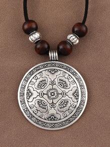 1 pièce Collier pour femmes avec pendentif en alliage de forme géométrique et perles de bois enfilées, cordon de daim noir. Chaîne vintage pour pull