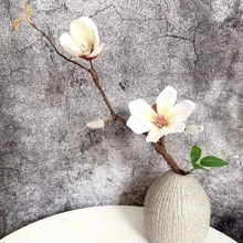 1/2pcs Artificial White Magnolia Flower 15.7 Inches Fake Magnolia Long Stem Plastic Flower Home Hotel Office Wedding Party Garden Decoration