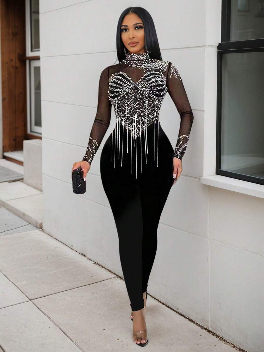 Tuta da donna sexy e trasparente con colletto alto, maniche lunghe e decorazioni di strass e perle