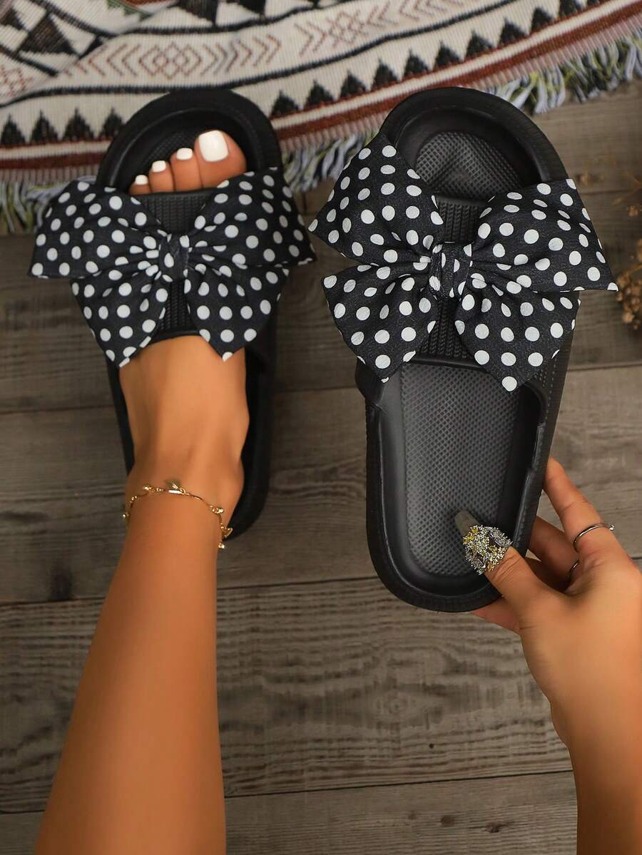 Klassische Damensandalen mit schwarz-weißem Punktemuster und Schleifen-Deko, geeignet für Strand, Reisen, Pendeln, Spazieren, Innenbereich Zuhause, alltagstauglich und vielseitig flache Pantoffeln, Muttertags Geschenk - Schwarz - Übersicht 1
