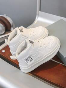 A Pair Of Handsome High Top White Shoes For Children, Suitable For Autumn, Fashionable Sports Shoes For Boys, Casual Shoes For Girls, And Board Shoes For Children
