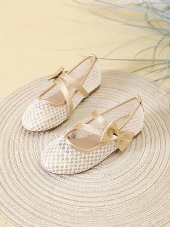 1 双女童蝴蝶结装饰网眼平底圆头夏季休闲鞋