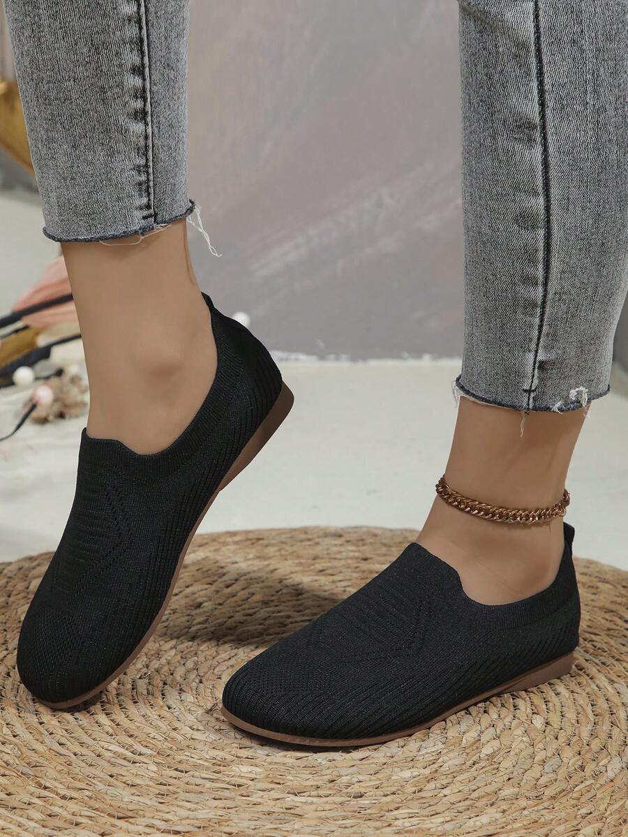 Women's Comfortable Breathable Knit Round Toe Slip-On Flat Shoes - Black - View 1