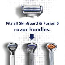 GILLETTE 吉列 SkinGuard 剃须刀，1 把吉列剃须刀，5 个刀片替换装，专为皮肤刺激、剃须刀肿块和敏感肌肤的男士设计，赠送硅胶保护套 - 銀色 - 查看 9