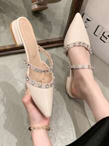 2025 Herbst Damen Flache Schuhe mit Nieten, Klobiger Absatz, Geschlossene Zehenpartie Mules, Neue Mode Slides zum Tragen mit Rock, Spitzer Zehenbereich, Niedriger Absatz, Strass, Weiche Leder Slip-On Schuhe